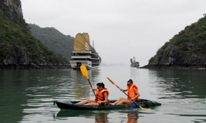 HALONG BAY TOUR LUXURY 6 hours on Boat