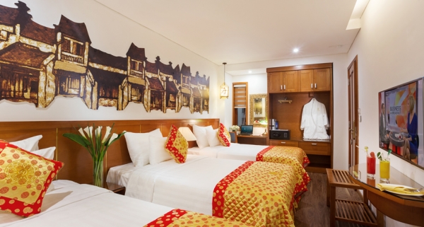 Golden Triple Room
