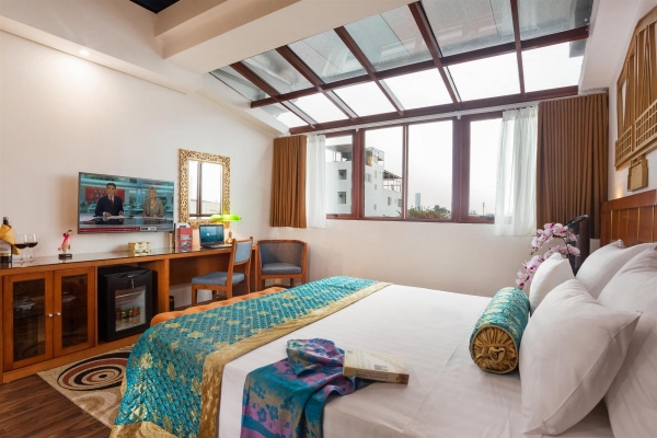 Golden Family City View